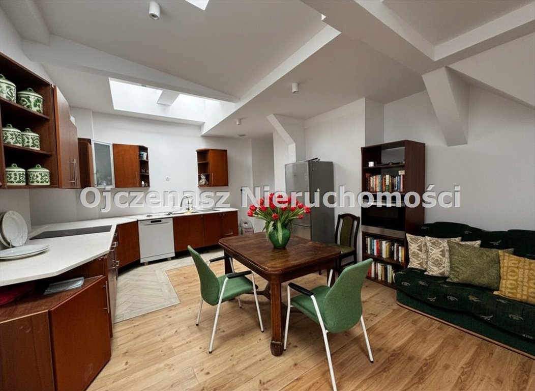 Przestronne, jasne mieszkanie w kamienicy (68 m²) z oknami dachowymi Bydgoszcz, Śródmieście  68m2 Foto 1