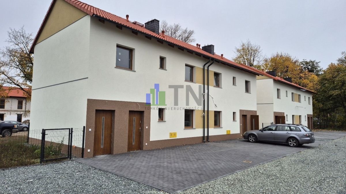 Na sprzedaż przestronne mieszkanie 49 m² z ogrodem w Miłoszycach Miłoszyce  49m2 Foto 1