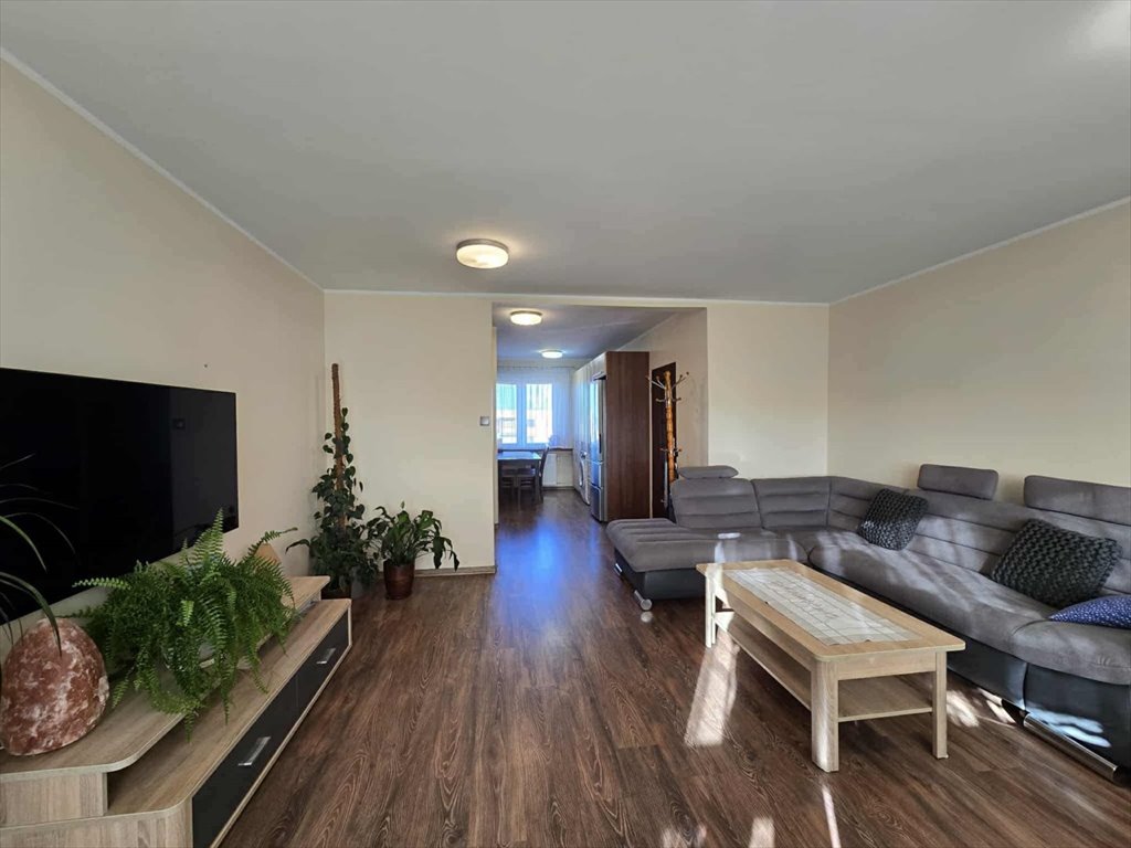 Mieszkanie czteropokojowe  na sprzedaż Zduńska Wola  74m2 Foto 1