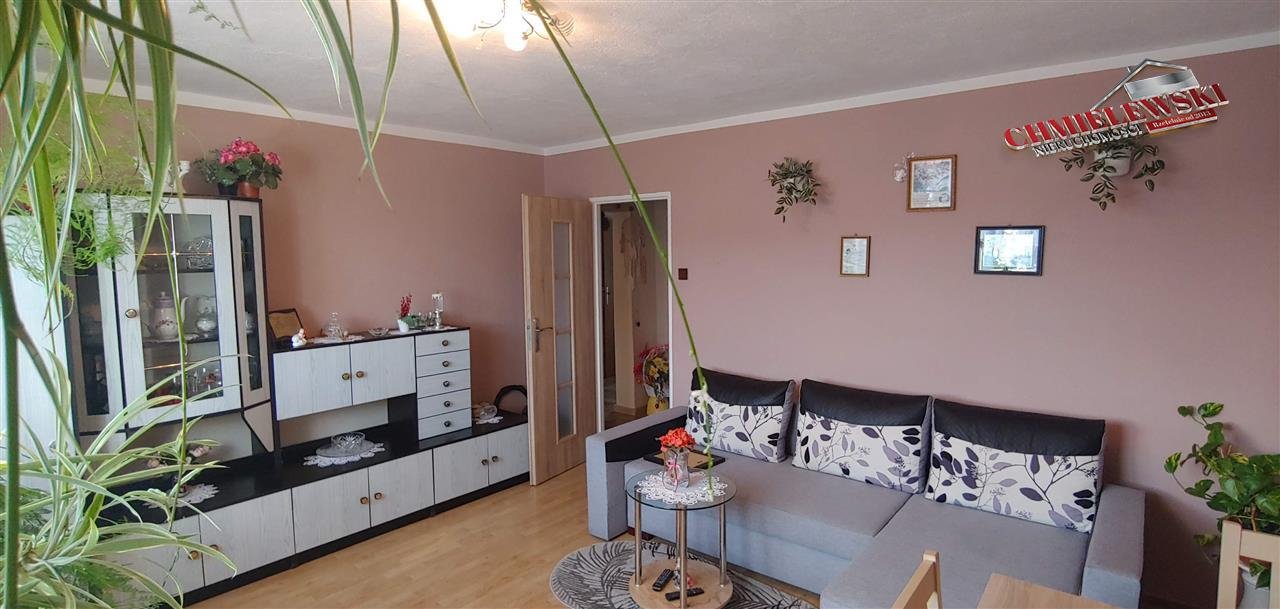 Mieszkanie trzypokojowe na sprzedaż Kusice, Kusice  67m2 Foto 1