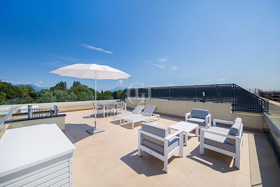 Mieszkanie dwupokojowe na sprzedaż Włochy, Desenzano del Garda  90m2 Foto 1