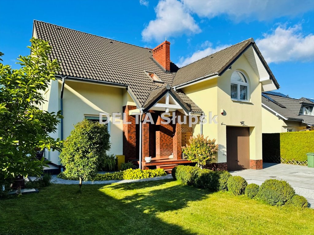 Zapraszam do obejrzenia domu z garażem i niezależnym lokalem w Ustce Ustka, Dunina  222m2 Foto 1