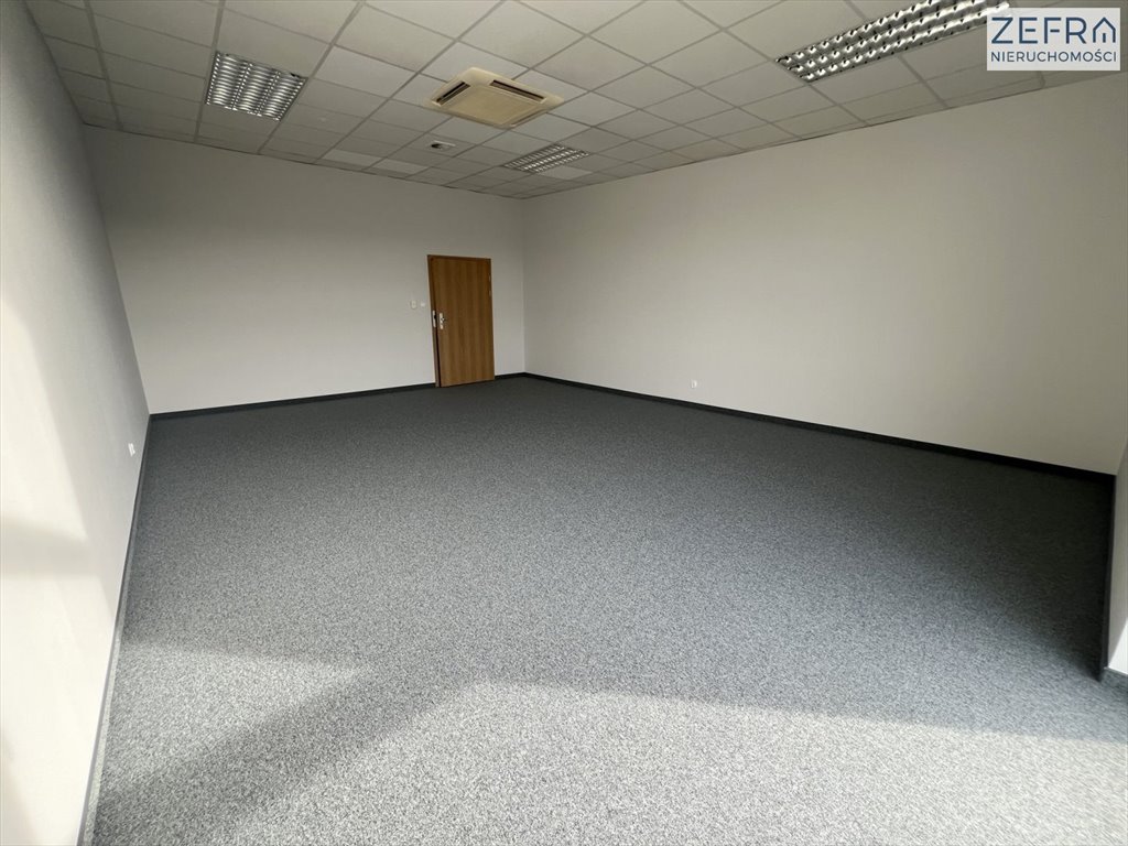 Lokal użytkowy na wynajem Modlnica  215m2 Foto 1