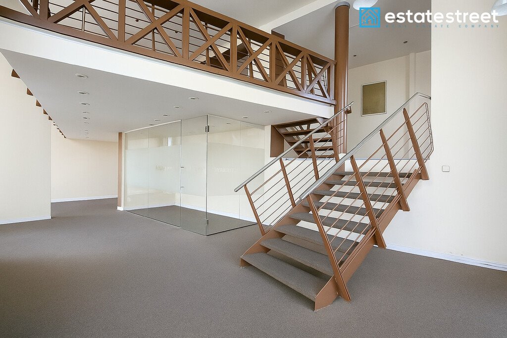Lokal usługowy 144 m² w centrum Katowic z dużymi witrynami Katowice, Śródmieście, Warszawska  144m2 Foto 1