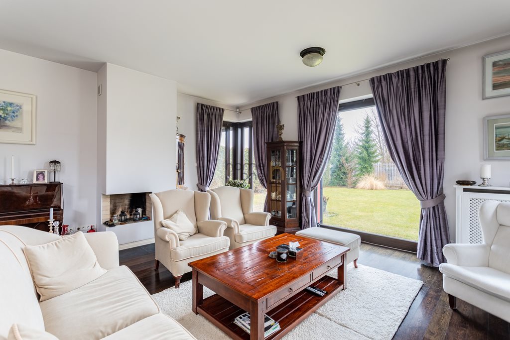 Przestronny dom 340 m2 z ogrodem i garażem w Bielawie Bielawa  340m2 Foto 1