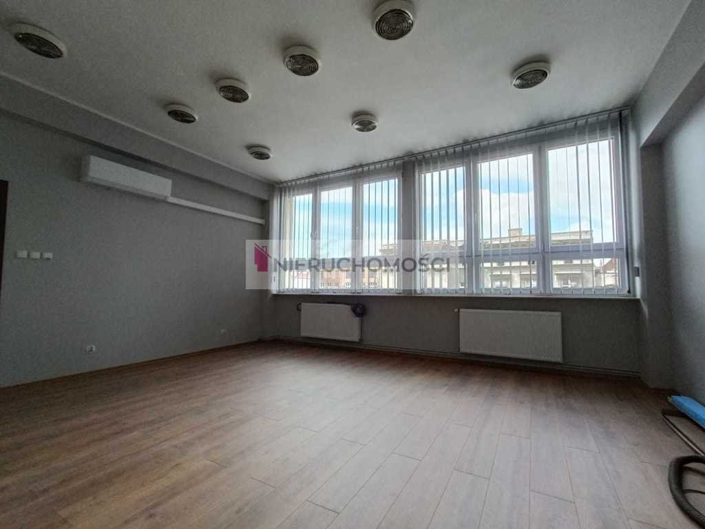 Lokal użytkowy na wynajem Świdnica  104m2 Foto 1