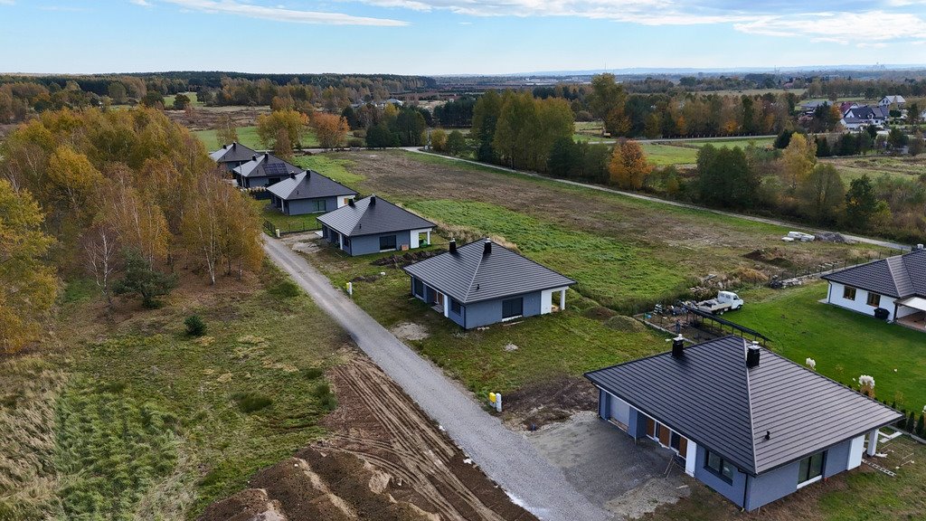 Dom z garażem w Bratkowicach — stan surowy, 144 m2 Bratkowice  144m2 Foto 1