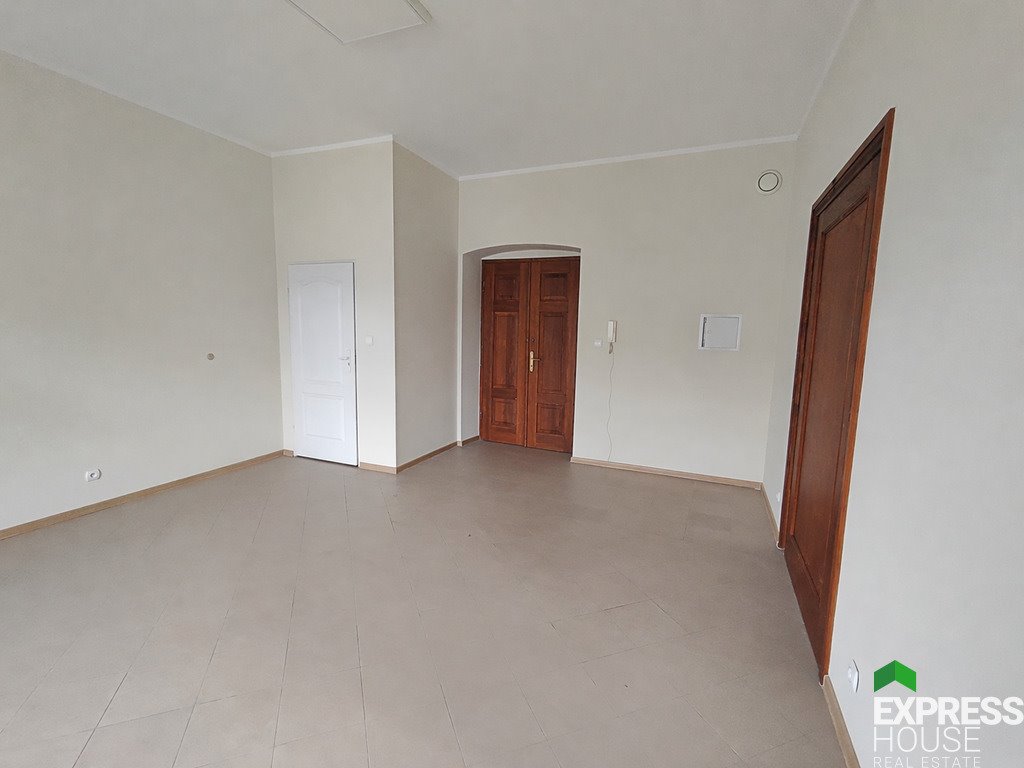 Kompaktowe biuro 27 m² w centrum Częstochowy z parkingiem Częstochowa, Śląska  27m2 Foto 1