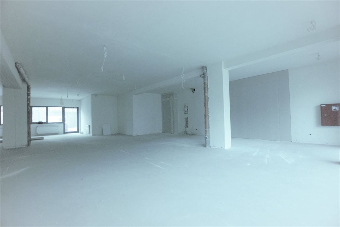 Nowoczesny lokal 196 m2 w centrum Kielc z dużymi witrynami Kielce, Centrum  197m2 Foto 1
