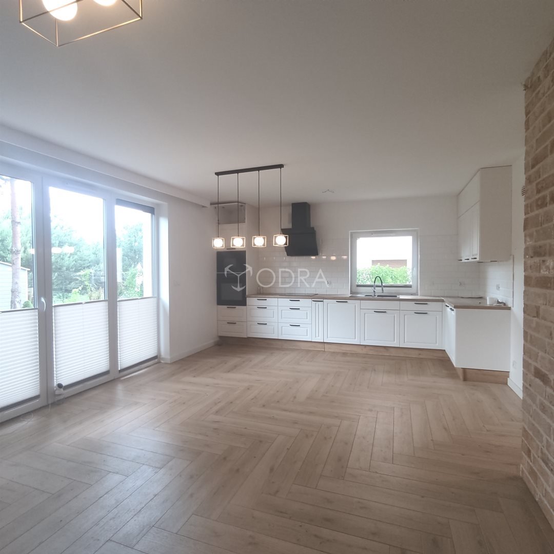 Nowoczesny dom 105m2 z ogrodem i garażem, gotowy do zamieszkania Jelcz-Laskowice  105m2 Foto 1