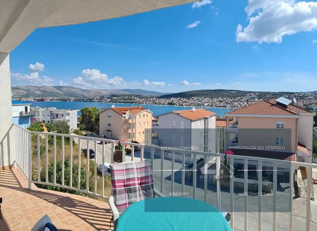 Mieszkanie trzypokojowe na sprzedaż Chorwacja, Trogir  70m2 Foto 1