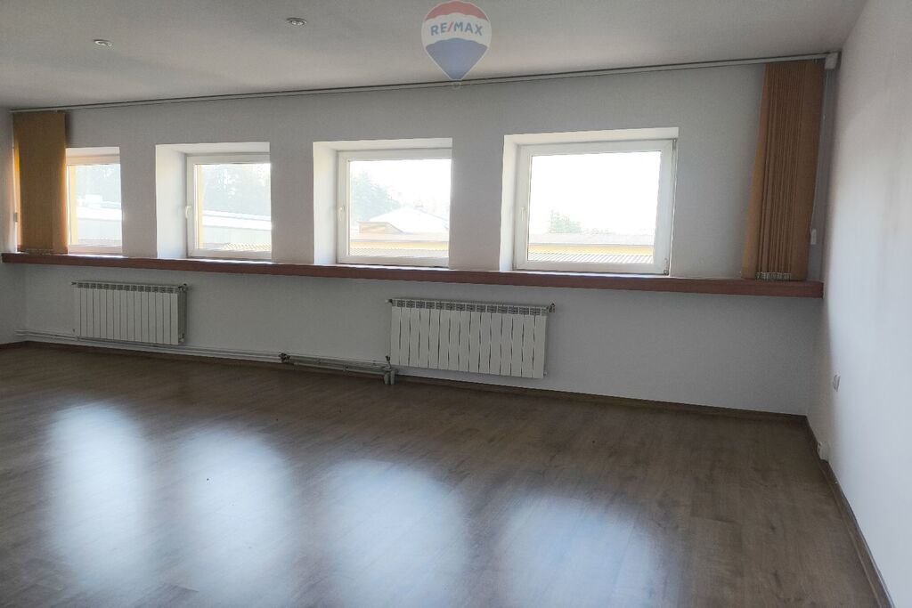 Lokal użytkowy na wynajem Nowy Targ  61m2 Foto 4