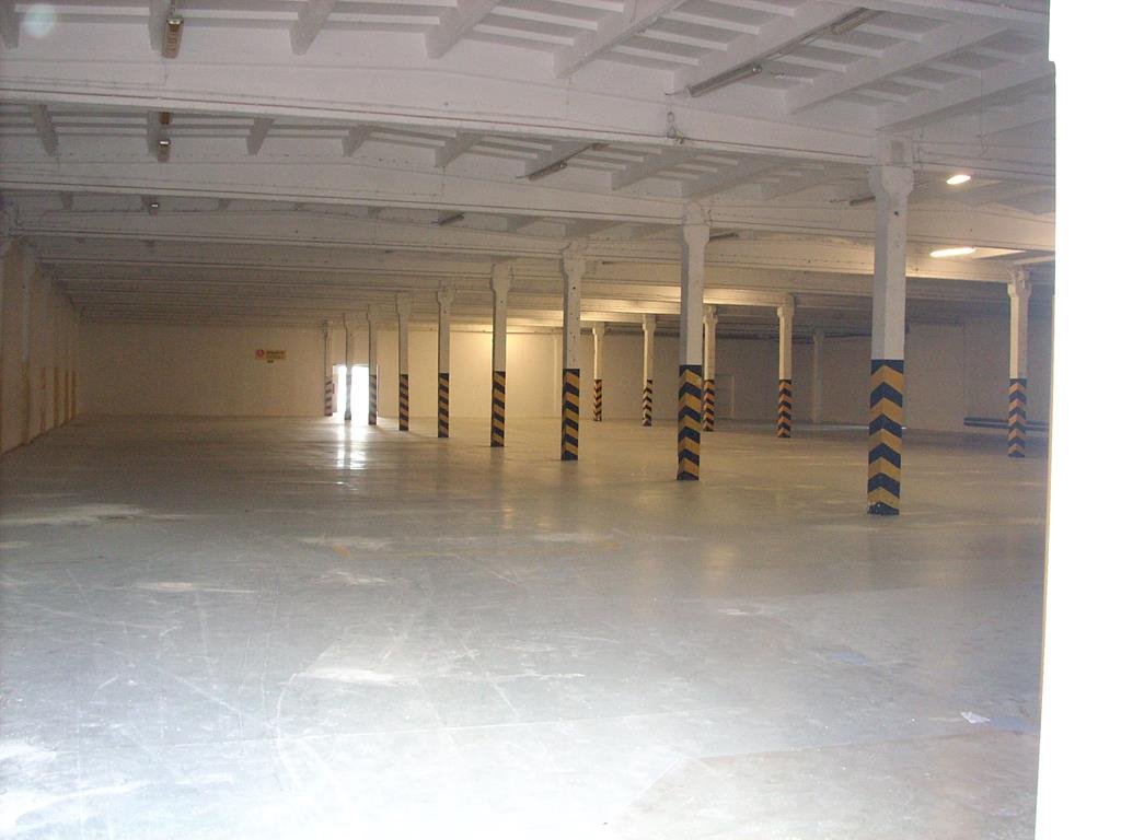 Magazyn 1859 m² z rampami i biurem w Radomiu Radom, Chorzowska 3  1 859m2 Foto 1