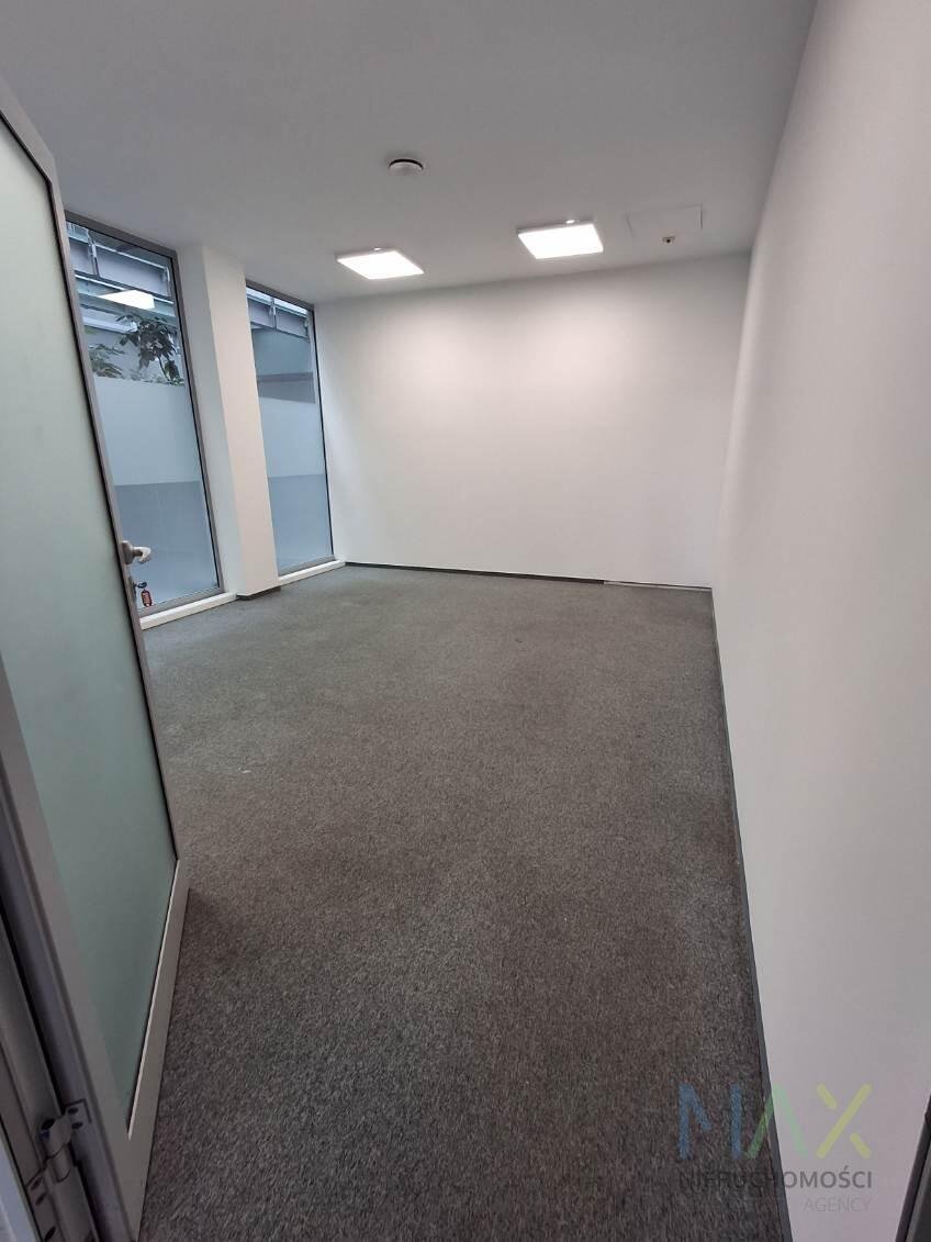 Lokal użytkowy na wynajem Kraków, Płaszów, Kamieńskiego  28m2 Foto 1