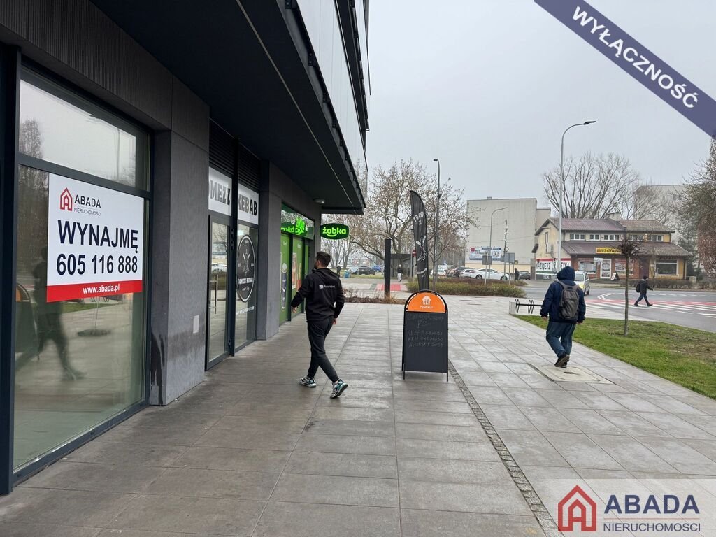 Narożny lokal 93 m² z dużymi witrynami, parkingiem i możliwością reklamy Piaseczno  93m2 Foto 1