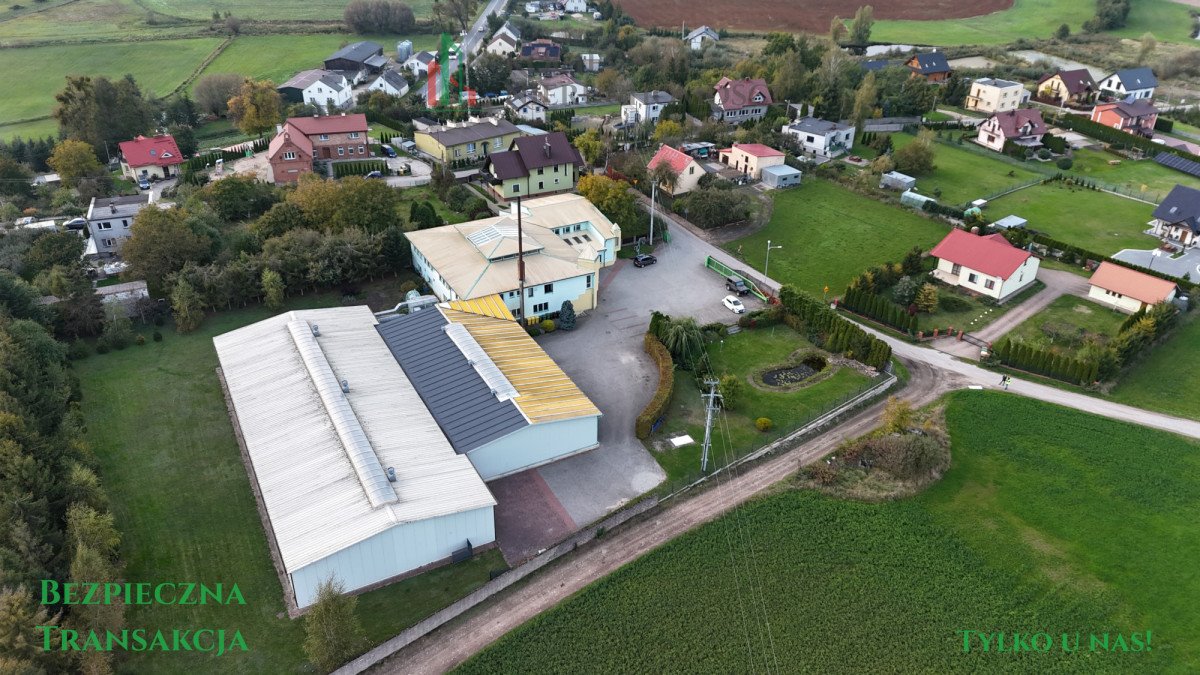 Obiekt produkcyjno-magazynowy 2613 m² z biurem i placem Linowiec, Spacerowa  2 613m2 Foto 1