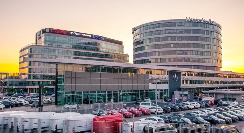 Nowoczesne biura Mercedes Benz HQ w Włochach, 380 m2 Warszawa, Włochy, Gottlieba Daimlera  380m2 Foto 1