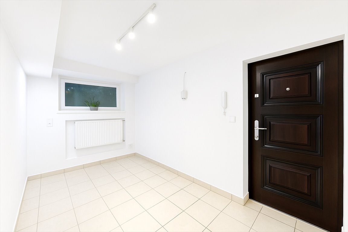 Niewielki lokal usługowo-biurowy 12 m2 z prywatną łazienką zapraszam Sosnowiec, Zagórze  12m2 Foto 1