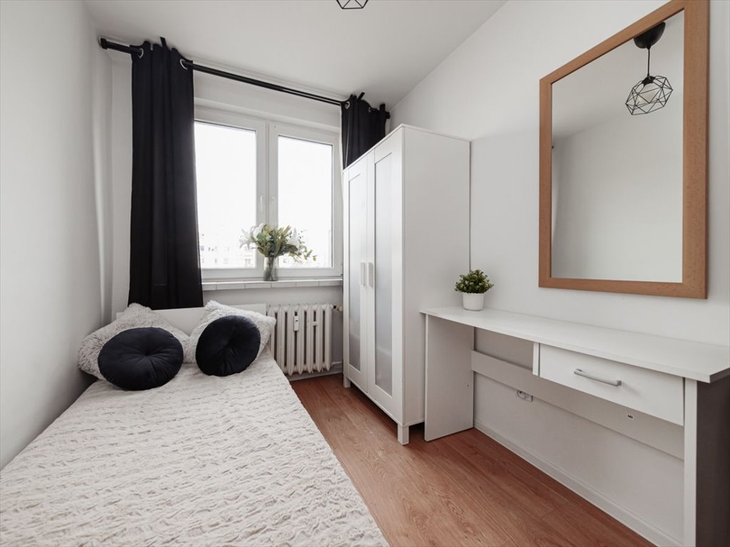 Mieszkanie czteropokojowe  na sprzedaż Piaseczno, Powstańców Warszawy  58m2 Foto 1