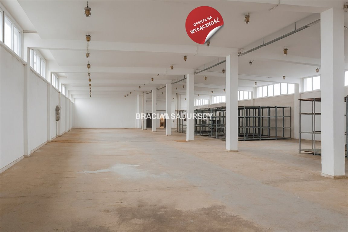 Hala magazynowa 865 m² z biurem i windami w centrum Proszowice, Nowa  865m2 Foto 1