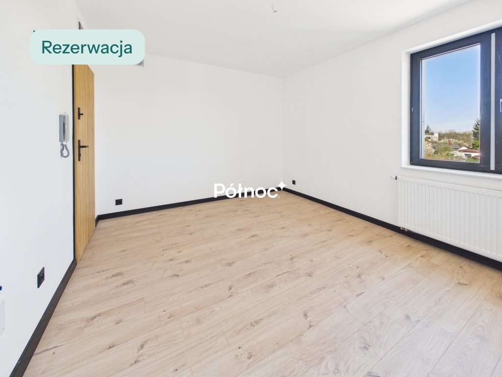 Nowoczesne 17,75 m² mieszkanie z cegłą i ogrzewaniem gazowym Radomsko, Kołłątaja  18m2 Foto 1