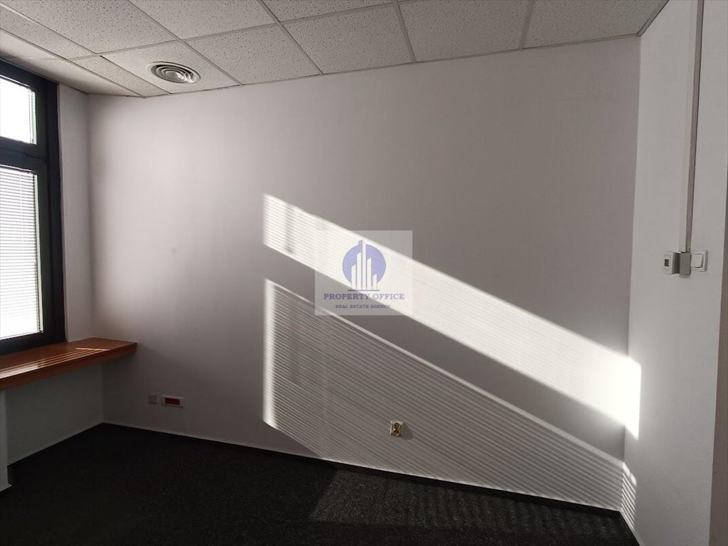 Lokal biurowy 35 m² z dostępem 24h w Śródmieściu polecam! Warszawa, Śródmieście, al. Jana Pawła II  35m2 Foto 1