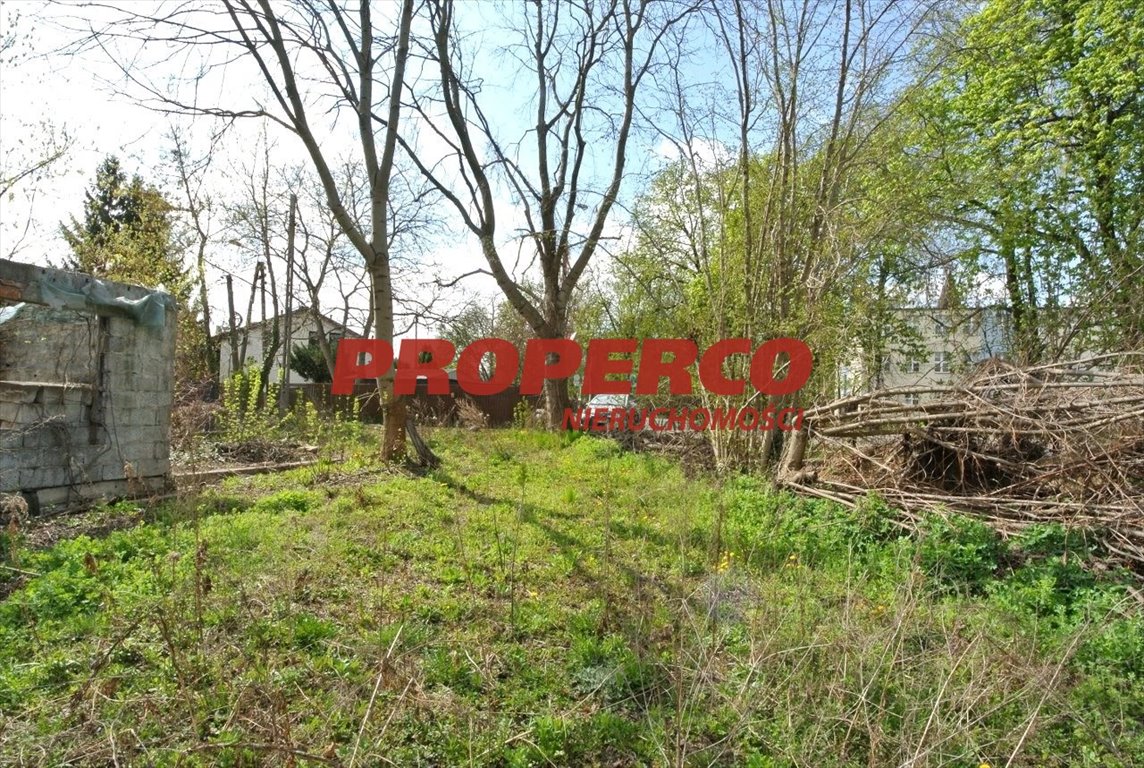 Narożna działka 697 m² z mediami i planem zabudowy Piastów  697m2 Foto 1