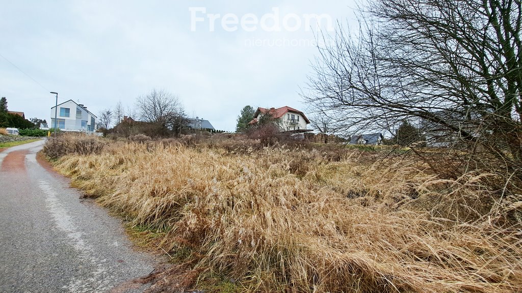 Działka budowlana na sprzedaż Burów  2 300m2 Foto 1