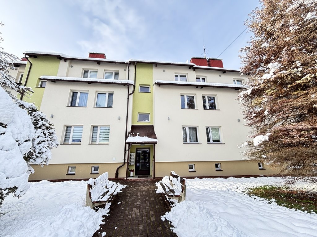 Mieszkanie dwupokojowe na sprzedaż Tarnowiec, Poprzeczna  57m2 Foto 1