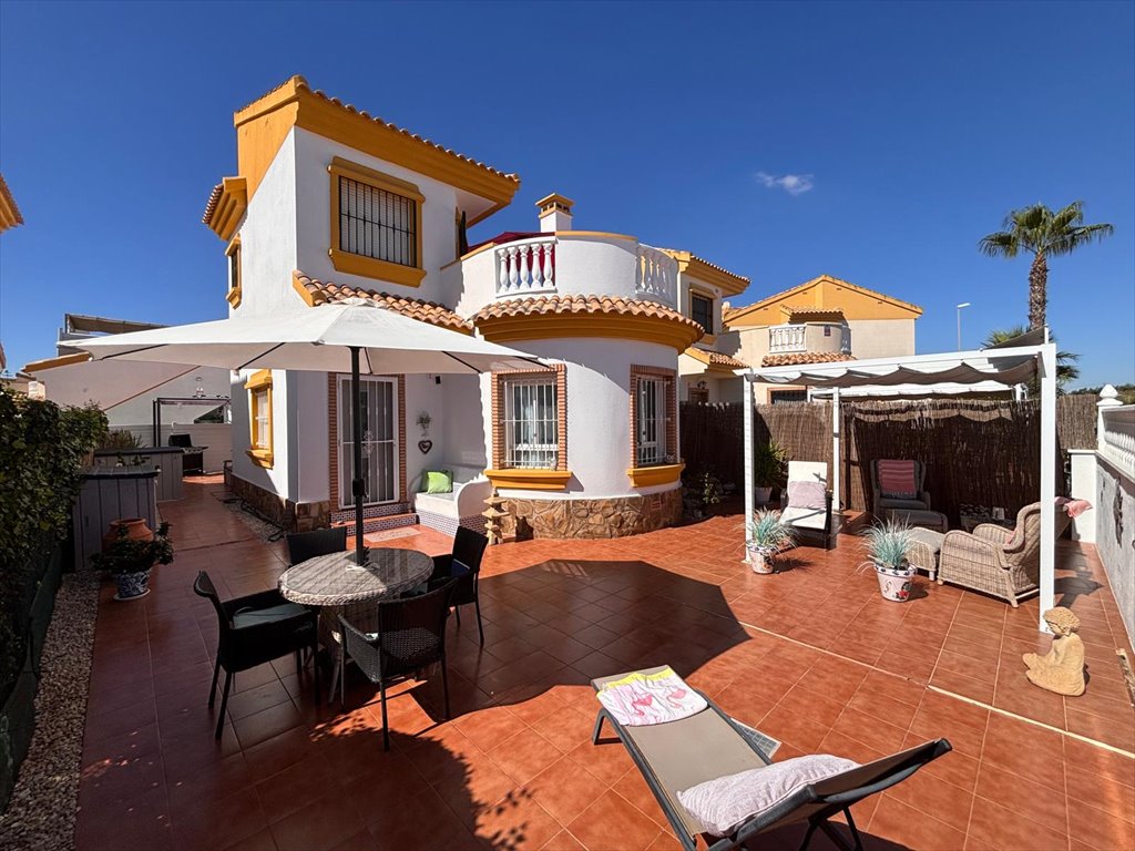 Zapraszam do obejrzenia wolnostojącej willi 108 m² w El Raso Hiszpania, Alicante, Costa Blanca  108m2 Foto 1
