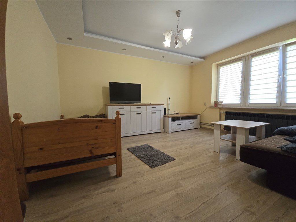 Wynajem 3 pokoi dla 7 pracowników, łazienka, kuchnia Płock, Tytusa Chałubińskiego  60m2 Foto 1