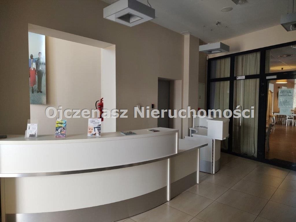 Atrakcyjny obiekt 3400 m² na hotel, klinikę lub szkołę Bydgoszcz, Fordon, Przylesie  3 435m2 Foto 1