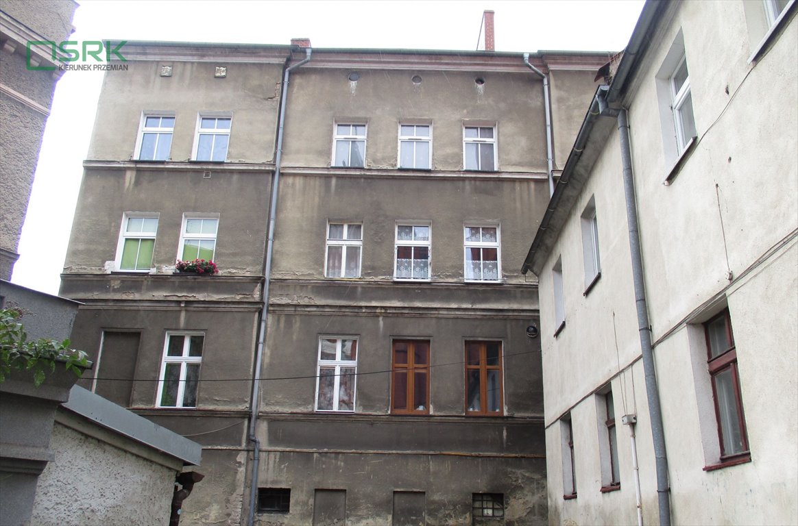 Na sprzedaż 37,5 m² w Wałbrzychu z piwnicami i zabytkowym charakterem Wałbrzych, Śródmieście, Stanisława Moniuszki 25  38m2 Foto 1