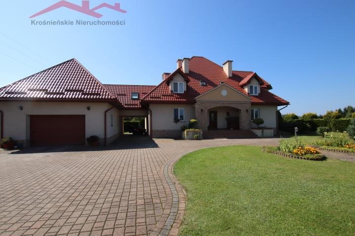 Do sprzedania przestronny dom 388 m² z garażem i ogrodem Krosno  388m2 Foto 1