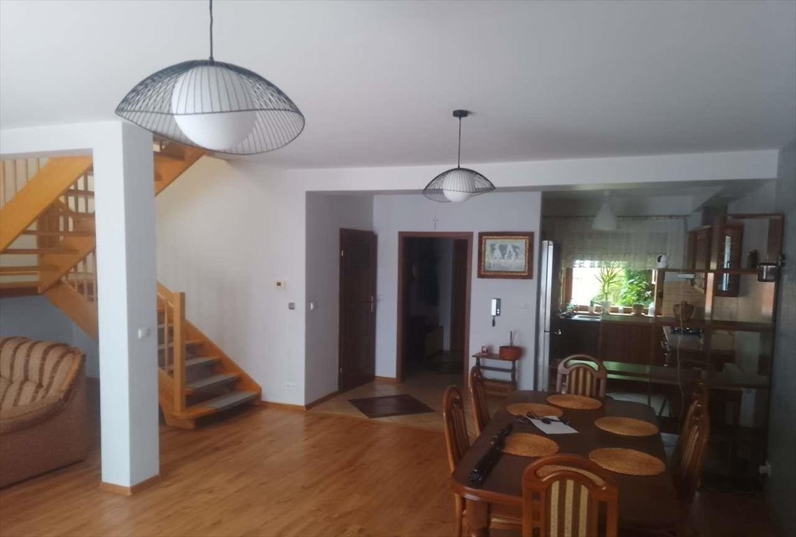 Dom na wynajem Kiełczów  170m2 Foto 1