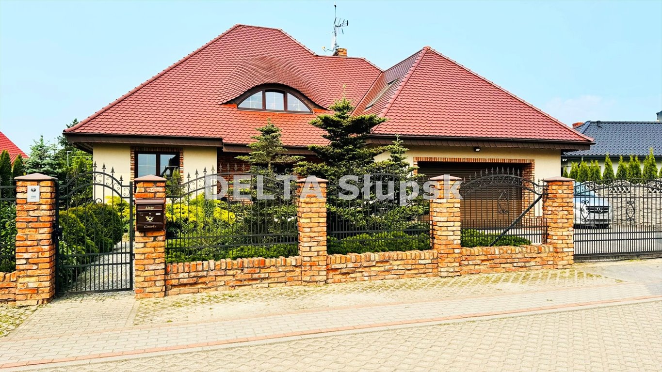 Przestronny dom 216 m² z garażem i funkcjonalnym układem Słupsk  216m2 Foto 1