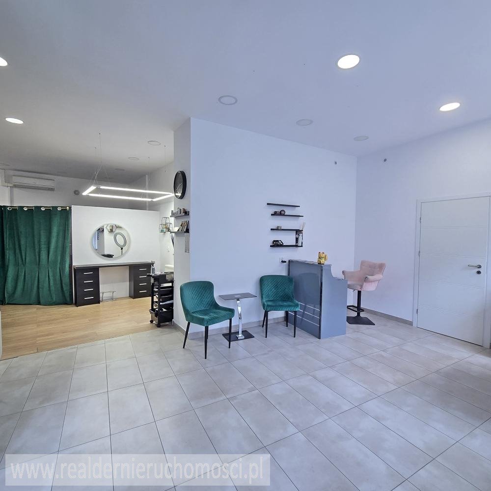 Lokal usługowy 93,57 m2 z witrynami i piwnicą w centrum Zielona Góra  94m2 Foto 1