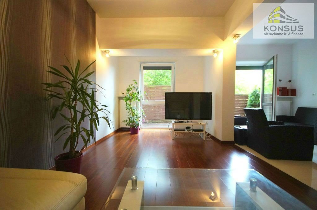 Kawalerka na sprzedaż Kielce, Sady  45m2 Foto 1