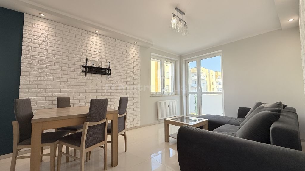 Mieszkanie trzypokojowe na sprzedaż Gorzów Wielkopolski, Bora-Komorowskiego  55m2 Foto 1