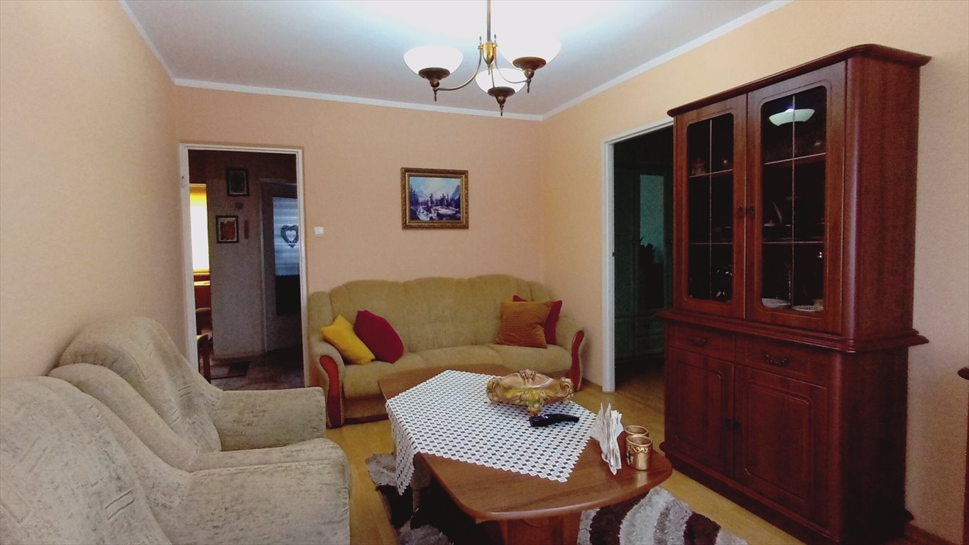 Sprzedam 3-pokojowe mieszkanie 48 m² w Giżycku z piwnicą Giżycko, Osiedle XXX-lecia Wolnych Wyborów  48m2 Foto 1