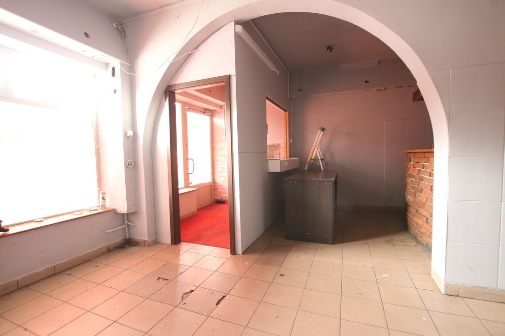 Lokal usługowo-handlowy 31,7 m2 z witrynami, Czuby Lublin, Czuby, Armii Krajowej  32m2 Foto 1