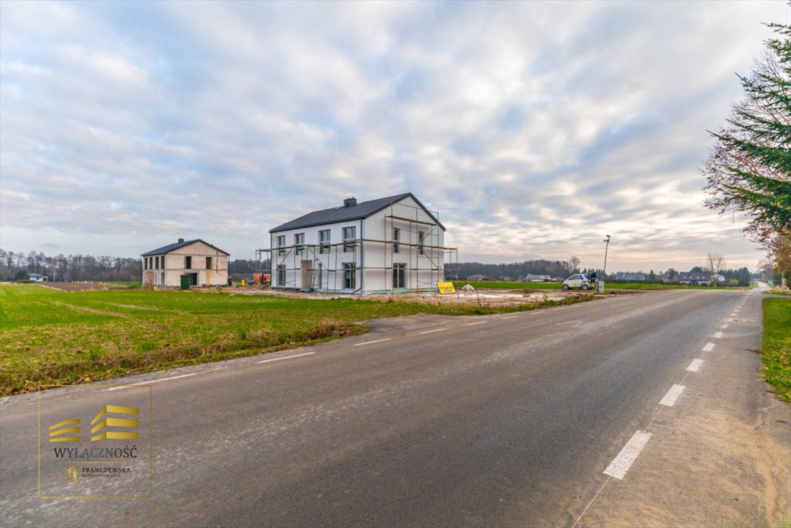 Nowoczesny dom 106 m2 z poddaszem, bez skosów, w cichej okolicy Radawiec Duży  106m2 Foto 1