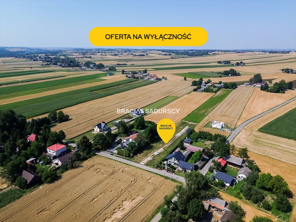 Na sprzedaż działka 24 ar w Biskupicach z mediami Biskupice  2 400m2 Foto 1