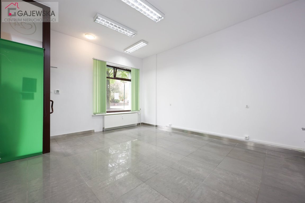 Wynajmę atrakcyjny lokal handlowo-usługowy 46 m² w centrum Piły Piła, Śródmieście  46m2 Foto 1