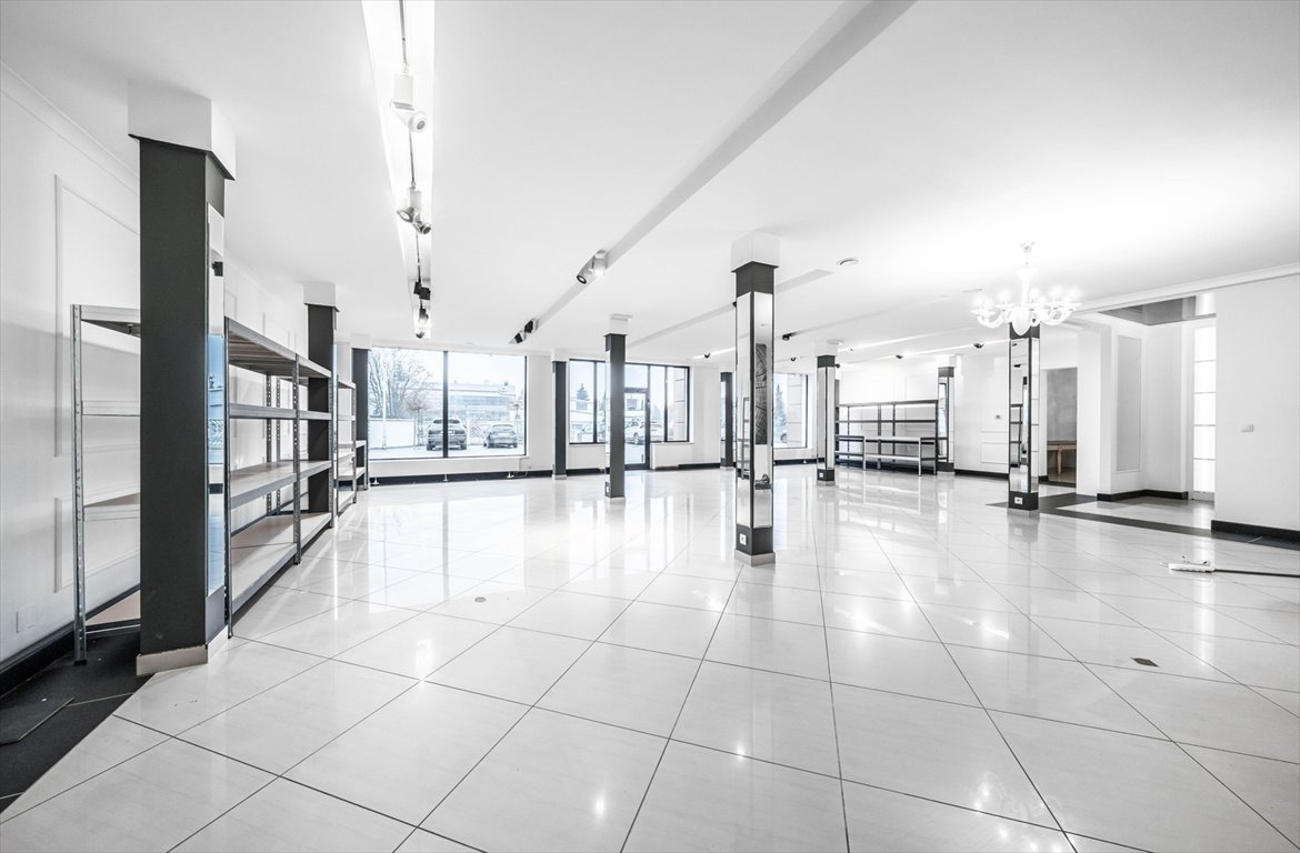 Polecam funkcjonalny lokal 70 m² w Jelonce z dużym potencjałem Jelonek, Obornicka 8A  70m2 Foto 1