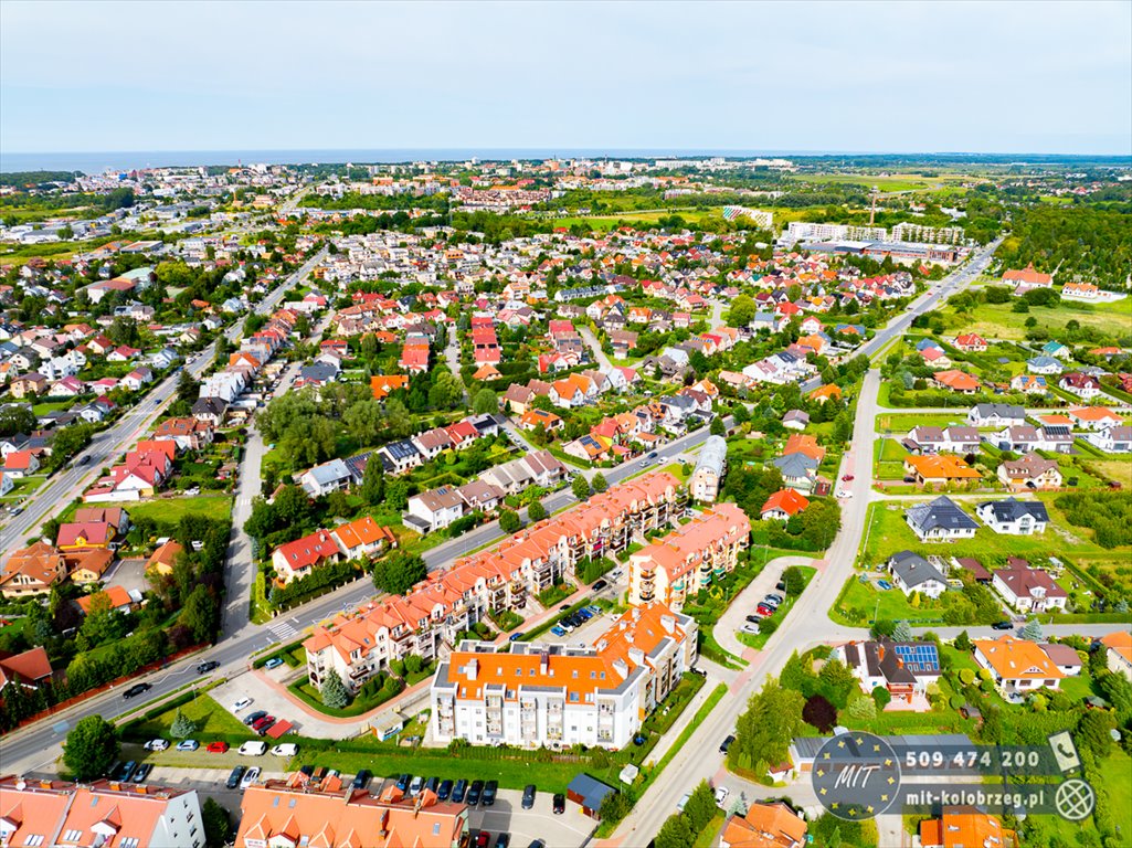 Mieszkanie trzypokojowe na sprzedaż Zieleniewo, Różana  57m2 Foto 1