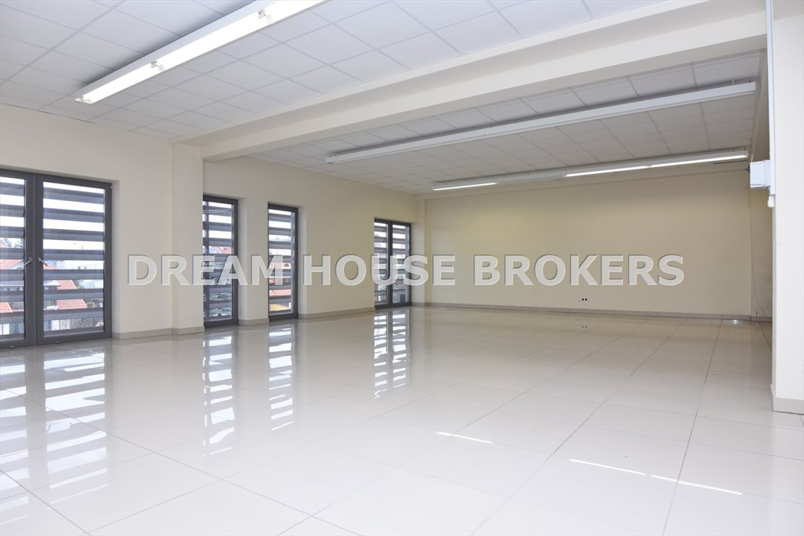Komercyjny lokal 890 m² w centrum Brzeska - biuro-magazyn Brzesko, Jagiełły  890m2 Foto 1