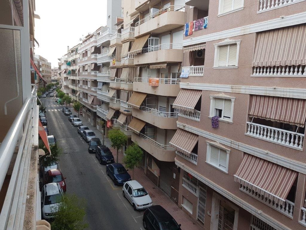 Mieszkanie trzypokojowe na sprzedaż Hiszpania, Torrevieja.  106m2 Foto 2