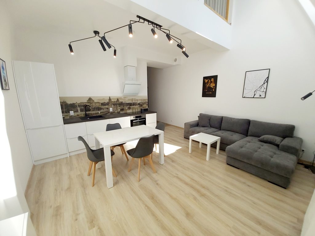 Zapraszam do wynajmu nowoczesnego 2-poziomowego apartamentu w centrum Szczecina Szczecin, Centrum, al. Papieża Jana Pawła II  64m2 Foto 1