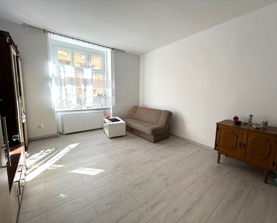 Świdnica, centrum, 91,4 m2, 3 pokoje, balkon, piwnice Świdnica, Środkowa  91m2 Foto 1